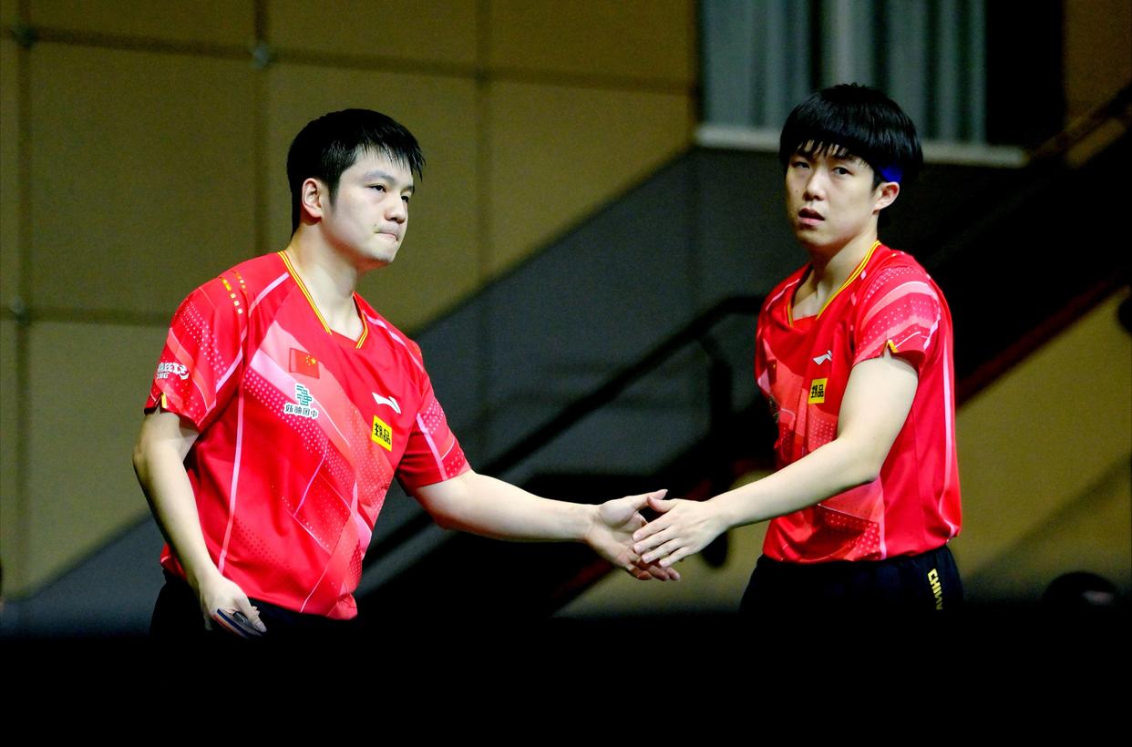 乒乓球队强化对抗训练